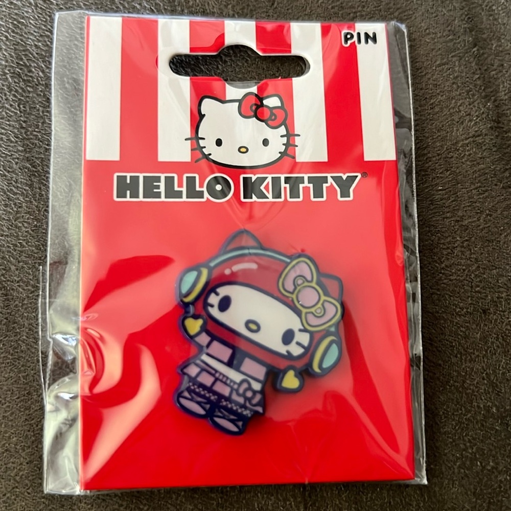 Hello Kitty Pin